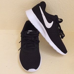 NEW Nike Shoes